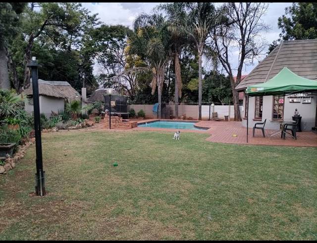 5 BEDROOM HOUSE FOR SALE IN ZWARTKOP EXT 4,5,6,8